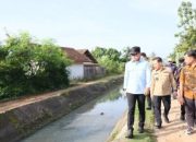 Wamendagri Bima Arya Tinjau Saluran Irigasi di Priingsewu