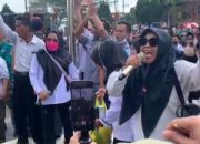 Ratusan Guru Honorer Lampung Tengah Demo Tuntut Gaji UMR