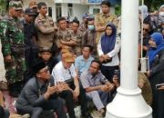 Wabup Lampung Tengah Ardito Wijaya Temui Demo Guru Honorer dan Teknis