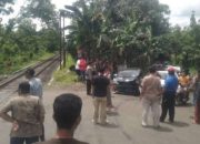Grand Livina Ringsek Ditabrak Kereta Api di Pesawaran Lampung