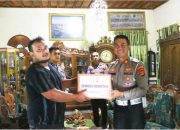 Kapolda Lampung Beri Santunan Korban Laka Lantas Mobil Bermuatan Durian