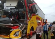 Bus Rombongan Peziarah Asal Cilacap Kecelakaan di Tol Ngawi, Belasan Penumpang Luka
