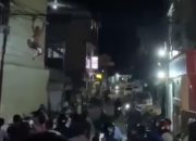 Viral, Seorang Pria di Bau Bau Nekat Menjadi Spiderman Bergelantungan di Kabel Listrik