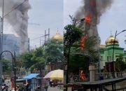 Heboh, Menara Masjid Darussalam Bojonegoro Terbakar