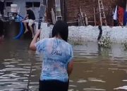Bikin Konten Video Banjir, Dua Tiktoker Diusir Warga Bandar Lampung