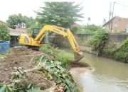 Atasi Banjir, Pemkot Bandar Lampung Keruk Sungai