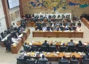 Baleg DPR RI Bahas 9 Poin Krusial Revisi UU Minerba, Atur Izin Tambang Buat Ormas hingga Kampus