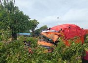 Rem Blong Truk Tabrak Pohon di Pelabuhan Bakauheni Lampung Selatan