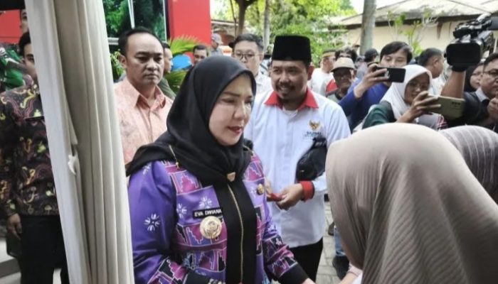 Pemkot Bandar Lampung dan Baznas Salurkan 80 Kilogram Beras ke Warga