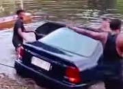 Mobil Sedan Nyempung ke Danau Way Jepara Lampung Timur