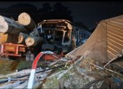 Truk Trailer Tabrak Commuter Line Jenggala di Gresik, Asisten Masinis Meninggal Dunia