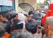Ribuan Kurir Rela Antre Berjam jam Demi Kembalikan Barang Return Pesanan