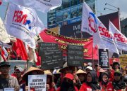 Buruh di Lampung Minta Pemerintah Tetapkan Upah Layak Nasional