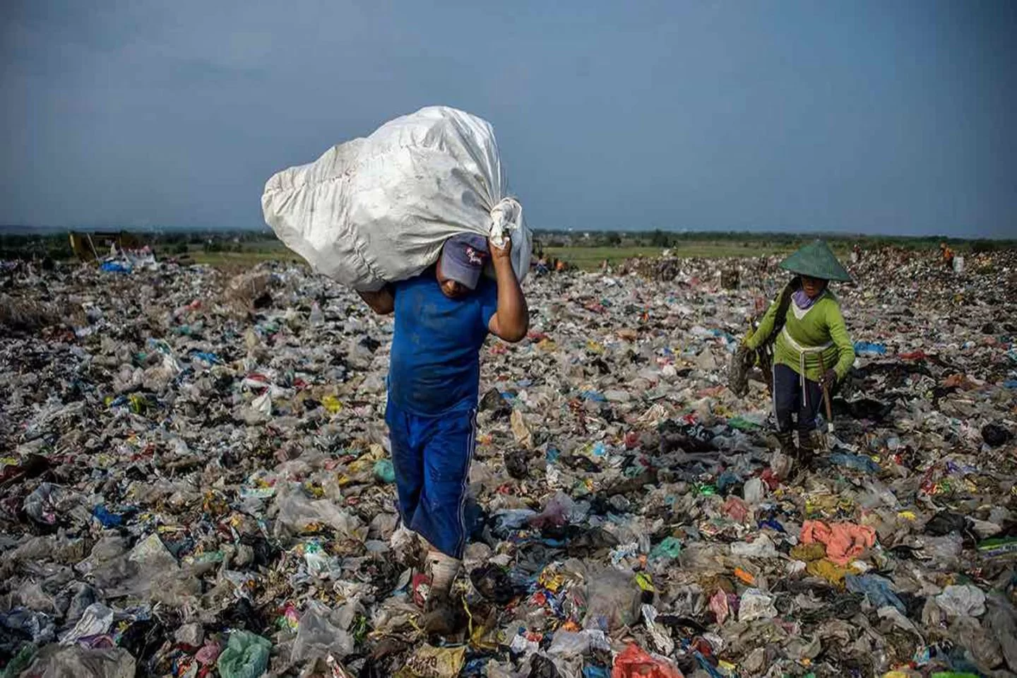 Ilustrasi penumpukan sampah