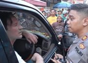 Bule Asal Australia Mabuk Bawa Mobil Tabrak Kendaraan Warga di Bandar Lampung
