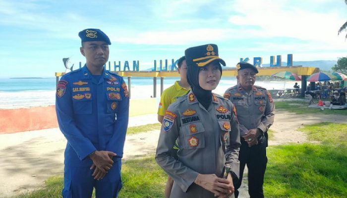 Polres Pesisir Barat Siagakan Polisi Turis Multibahasa Sambut WSL Krui Pro 2025