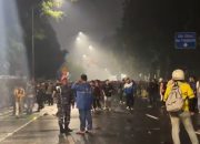 Demo di Mako Brimob Kwitang Bertahan Hingga Malam, Situasi Bentrok Demonstran Berhamburan
