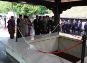 Presiden Prabowo Doakan Pahlawan Revolusi di Lubang Buaya